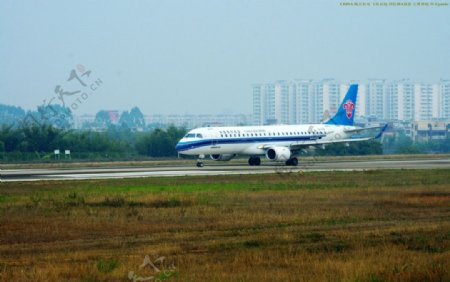 梅县机场飞机启动图片