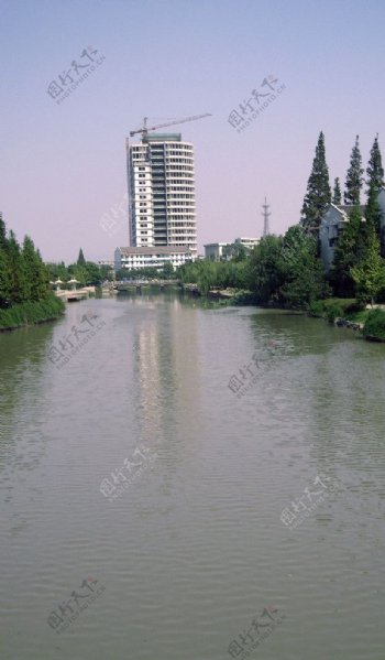 水景高楼图片