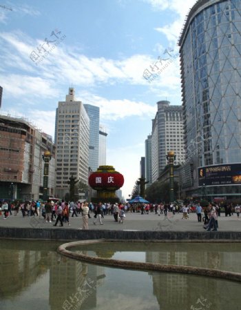 天府广场水池图片