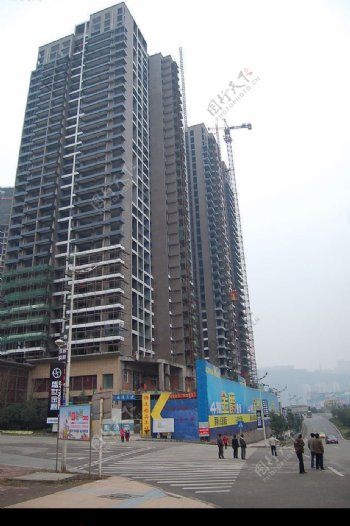 临江的高层建筑2图片