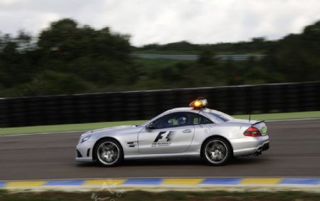 德国奔驰F1警用跑车图片