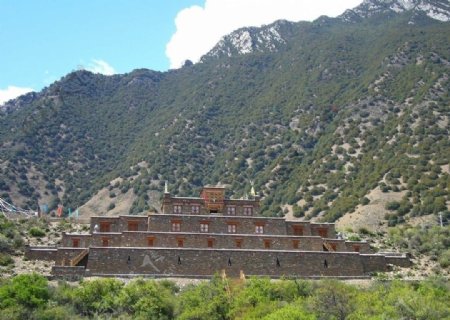 川藏线格萨尔古堡图片