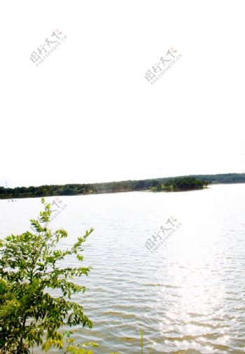 湖水蓝天图片