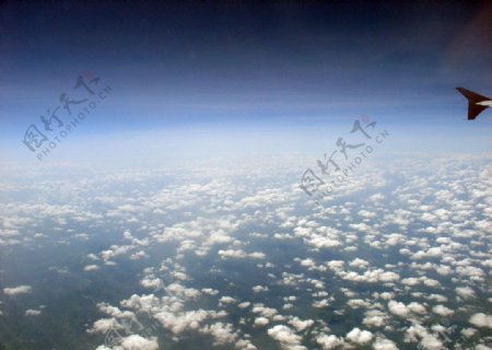 飞机外的云图片