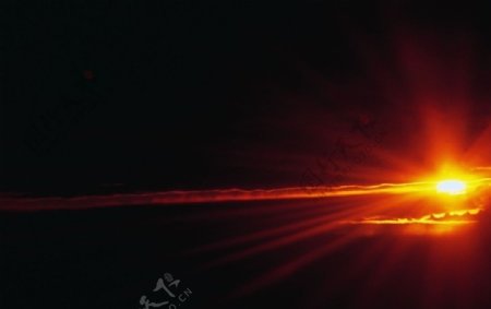 红云夕阳图片