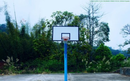 梅县南口拔萃学校篮球场图片
