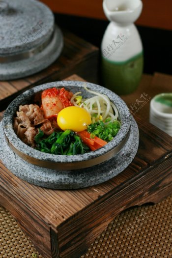 泡菜石锅饭图片