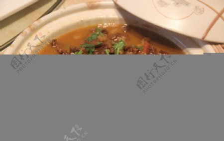 浙江菜土豆烧牛腩图片