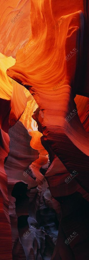 红色山岩图片