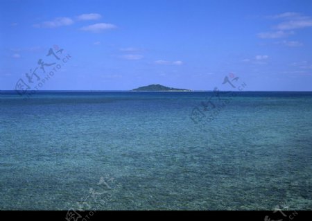 海中岛屿图片
