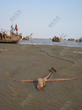 海滩船锚渔船图片