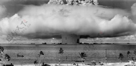 比基尼岛核试验图片