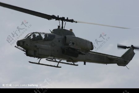 眼镜蛇直升机图片