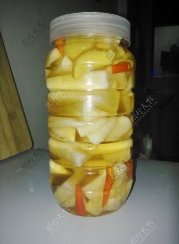 酸萝卜泡菜瓶装图片