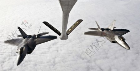 F22战机空中加油图片