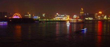 汉口夜色左为晴川桥通向汉阳图片