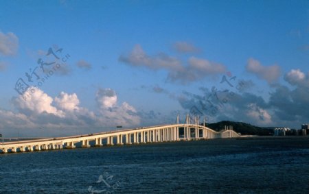 旅游风光跨海大桥图片