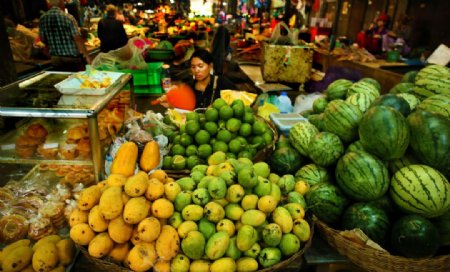 柬埔寨水果摊图片