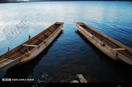 泸沽湖八字双船图片