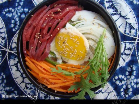 韩式牛肉拌饭图片
