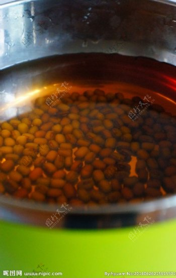 盛夏祛暑绿豆汤图片