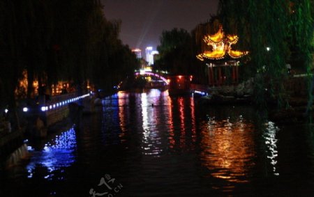 泉城夜色图片