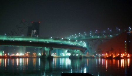 上海深夜的码头图片