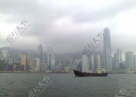 香港高楼维多里亚海港船图片