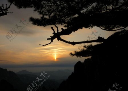 黄山落日图片