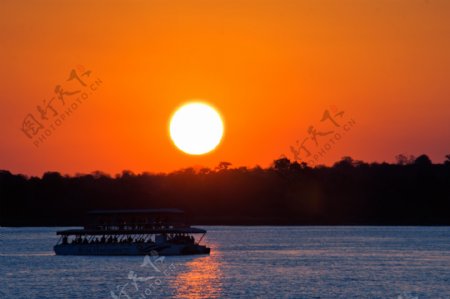 赞比西河日落图片