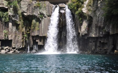 韩国济州岛瀑布图片