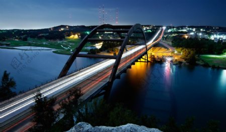 奥斯丁夜晚的大桥图片