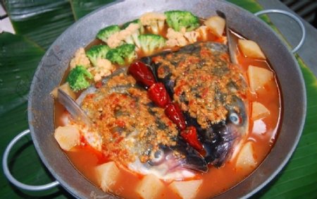 咖喱鱼头锅图片