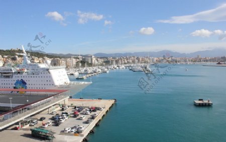 西班牙巴塞罗那海港图片