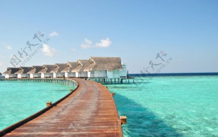 马尔代夫海边度假村风光图片