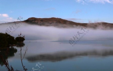 铁卡波湖图片