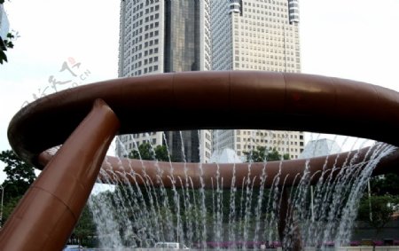 新加坡城市景观中的财富泉图片