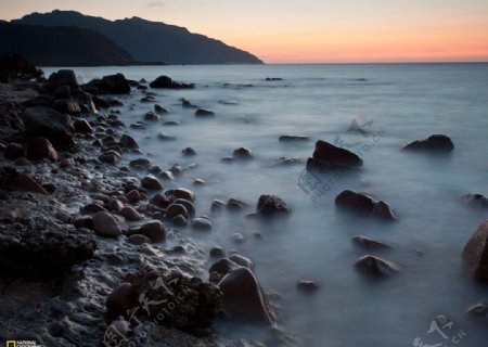 海边岩石图片