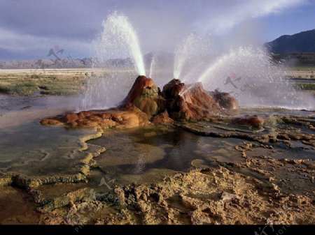 内华达州黑岩沙漠间歇喷泉图片