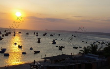 越南美奈渔村日落图片
