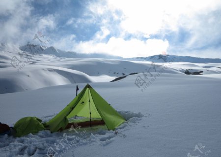 帐篷雪景图片