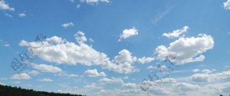 蓝色天空白云图片