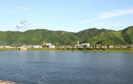 隔江的朝鲜图片