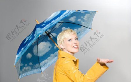 雨伞贵妇图片