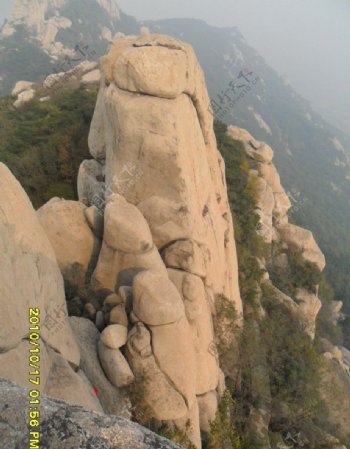 峄山奇石风景区图片