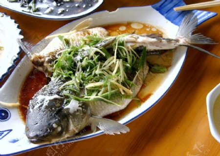 清蒸鲩鱼图片