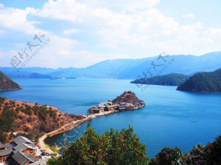 泸沽湖风景小岛图片