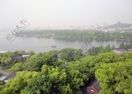 雷峰塔眺望远景城市图片