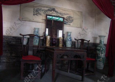 平遥古城古典桌子椅子图片