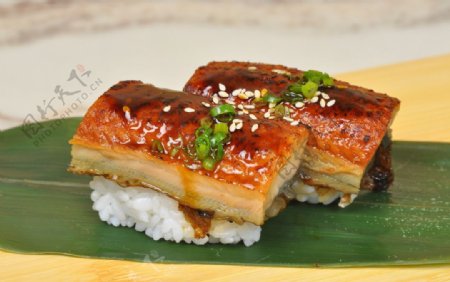 厚鳗寿司图片
